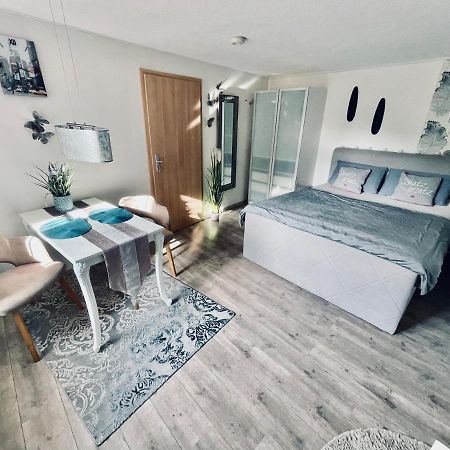 Wohnung Mit Charme, Netflix ไรน์ชเตทเทน ภายนอก รูปภาพ