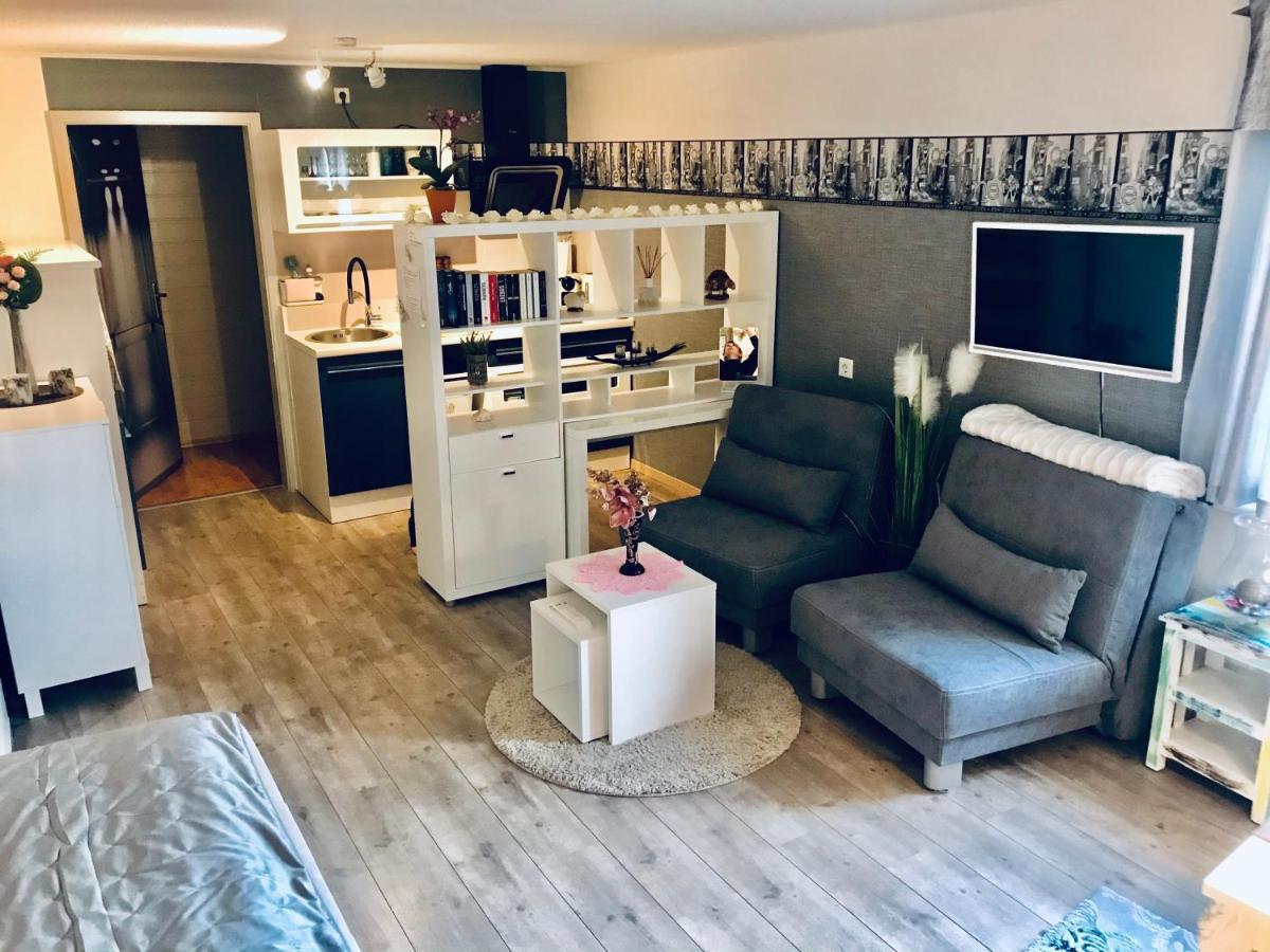 Wohnung Mit Charme, Netflix ไรน์ชเตทเทน ภายนอก รูปภาพ