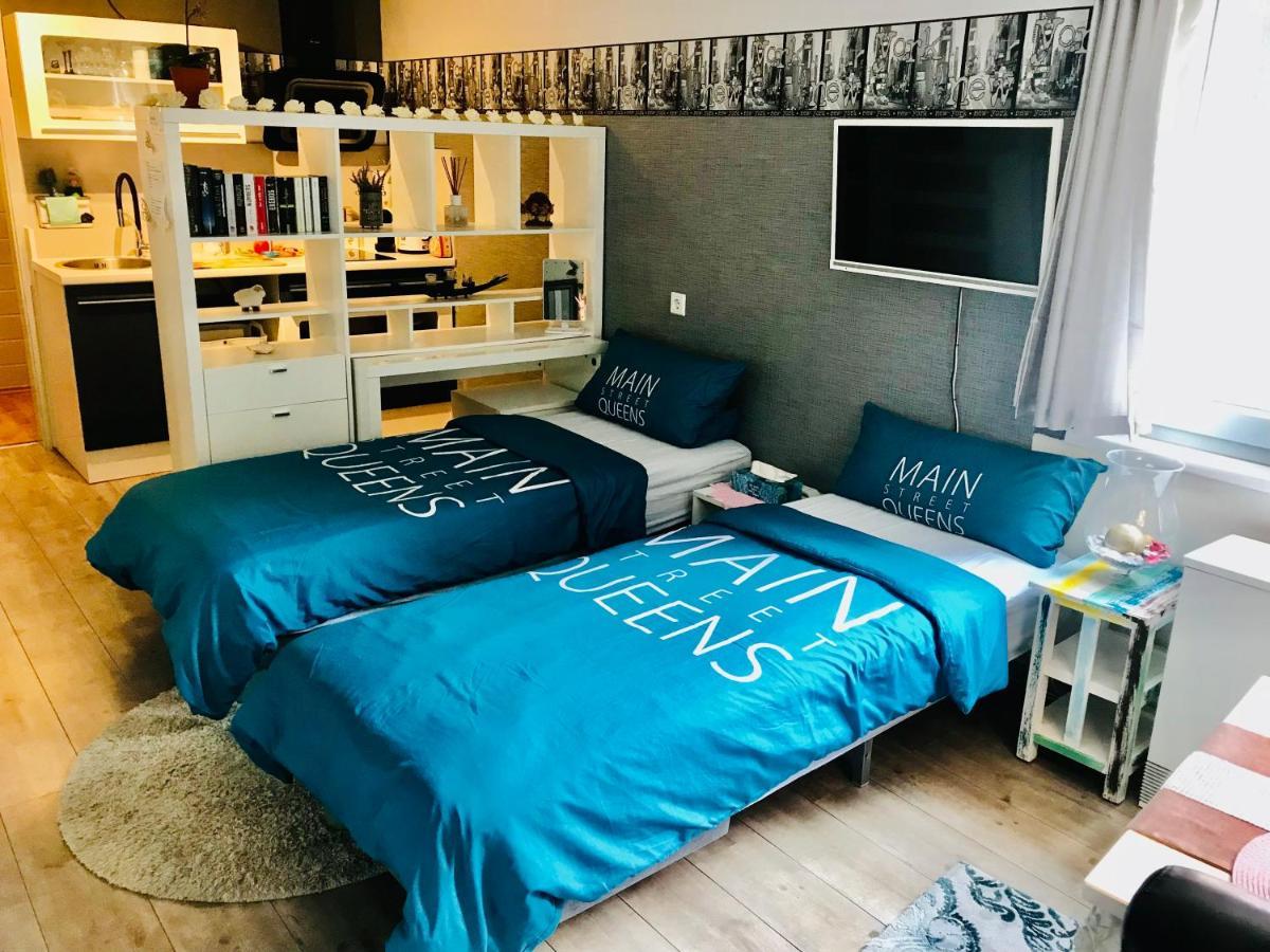 Wohnung Mit Charme, Netflix ไรน์ชเตทเทน ภายนอก รูปภาพ