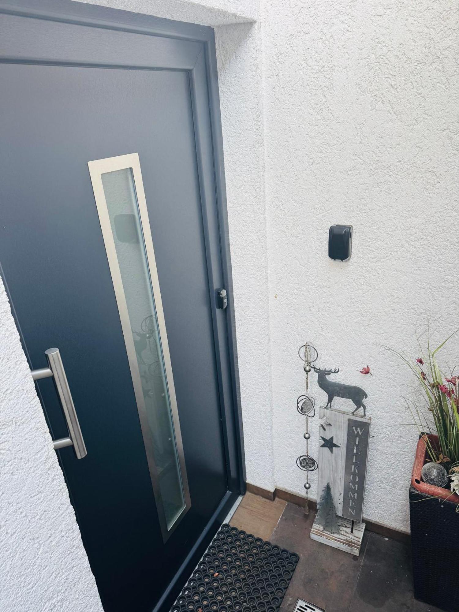 Wohnung Mit Charme, Netflix ไรน์ชเตทเทน ภายนอก รูปภาพ