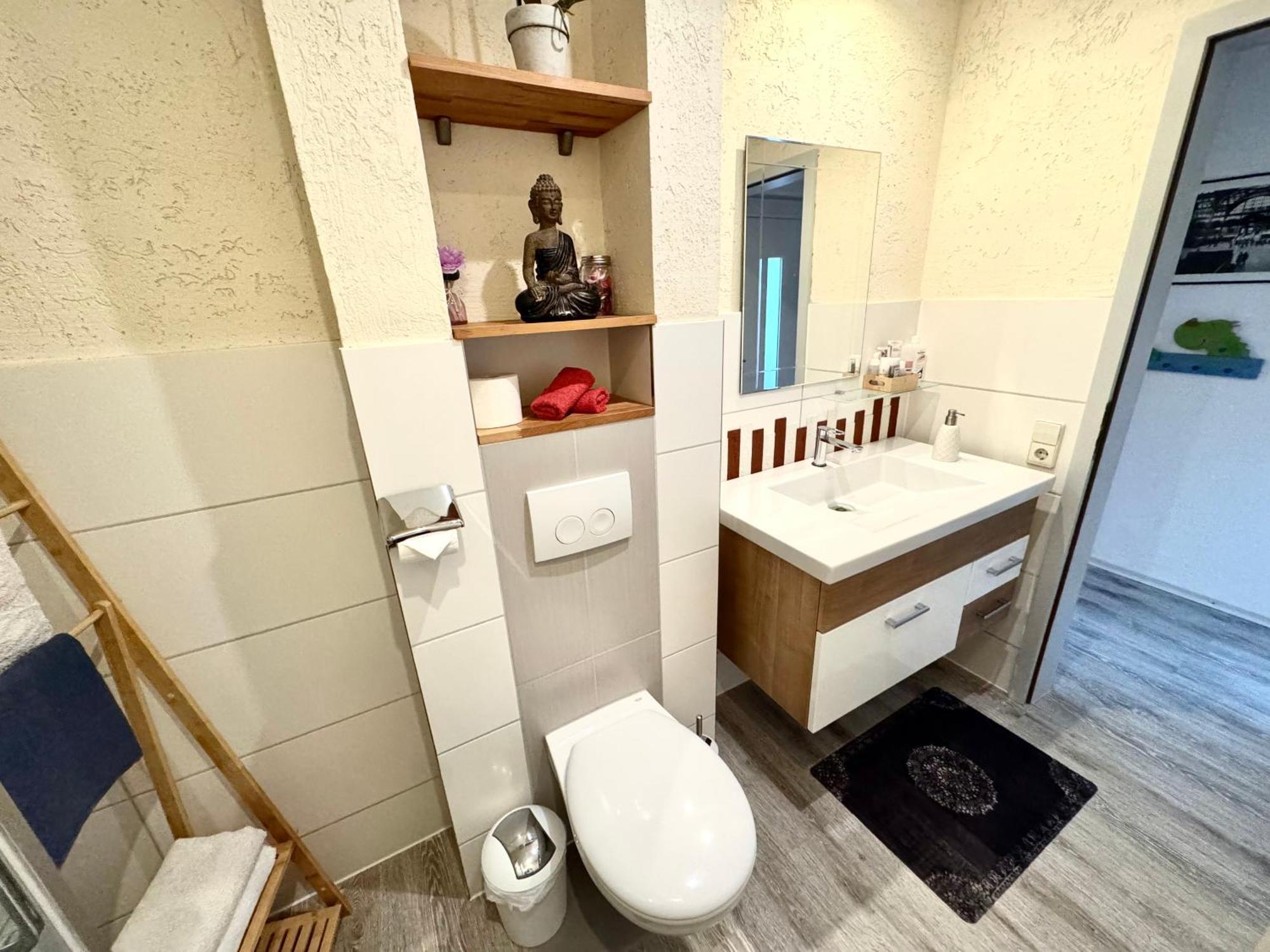 Wohnung Mit Charme, Netflix ไรน์ชเตทเทน ภายนอก รูปภาพ